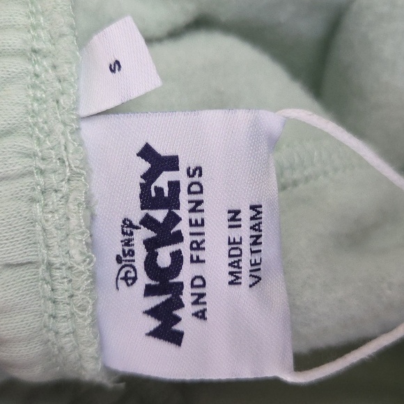 NWT Disney Minnie Mouse SkinnyDip Fleece Womens Shorts - Picture 3 of 3